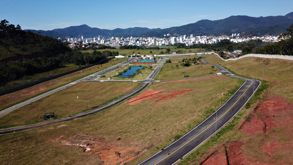 Vista aérea do Parque do Lago, empreendimento da GSP Loteamentos.
